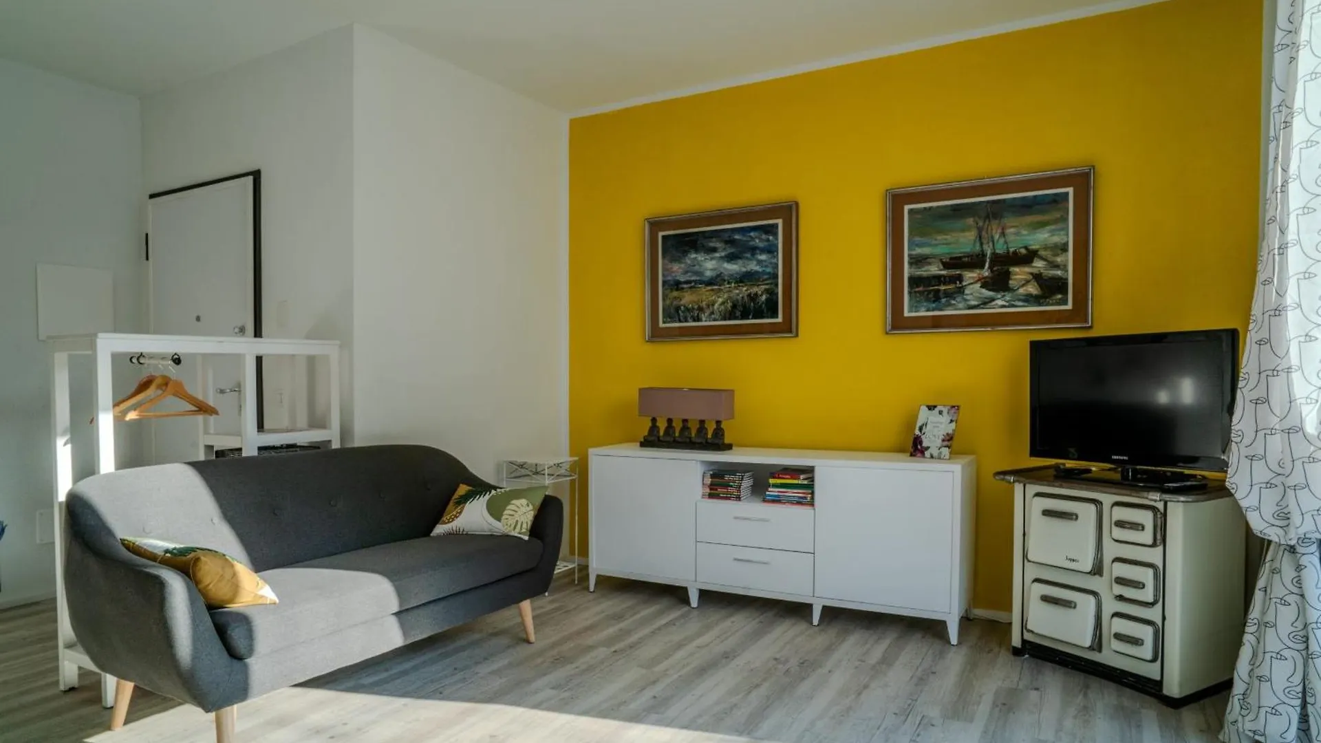 Casa Luis Διαμέρισμα Luino 0*,  Ιταλία